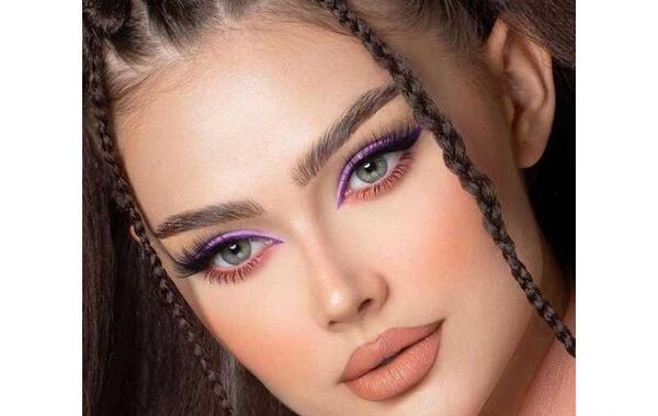 عکس رژ لب قرمز دخترانه