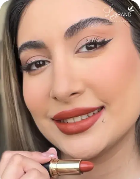 عکس رژ لب قرمز قهوه ای
