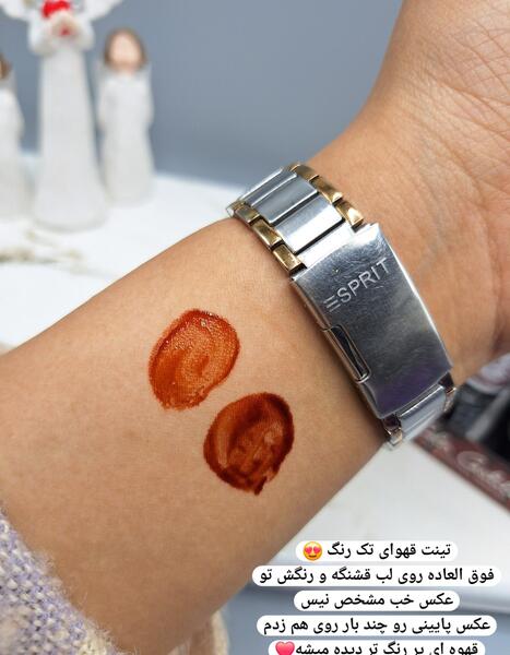 عکس تینت قهوه ای روی لب
