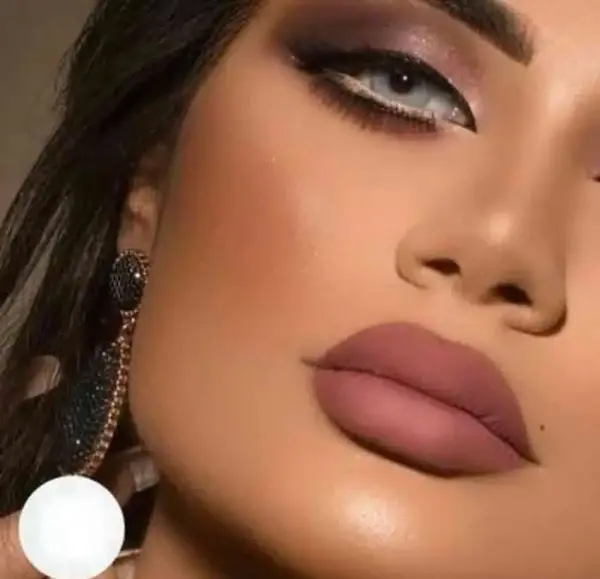 عکس دختر لب قلوه ای
