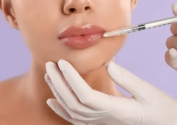 عکس ژل لب مدل قلوه ای