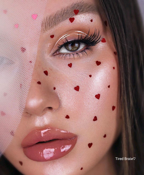 فیک لاکچری عکس لب برای پروفایل دخترونه