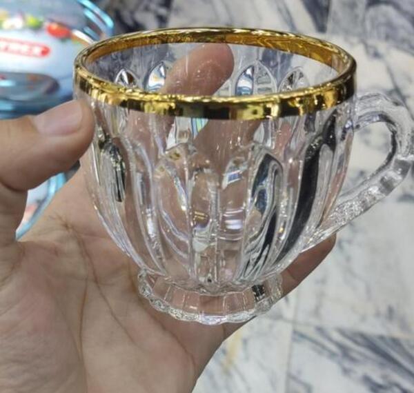 عکس لیوان لب طلایی
