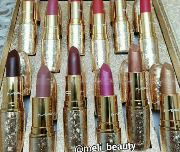 عکس رژ لب طلایی