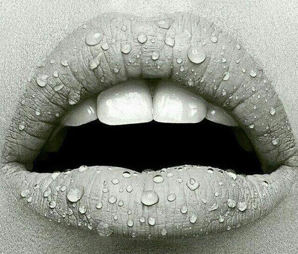 عکس لب برای طراحی رنگی