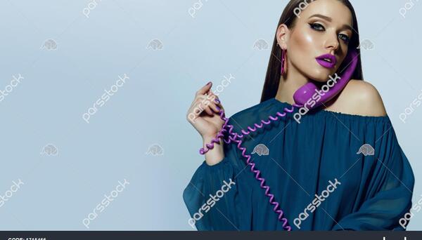 عکس رژ لب سبز آبی