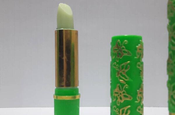 عکس رژ لب سبز آبی