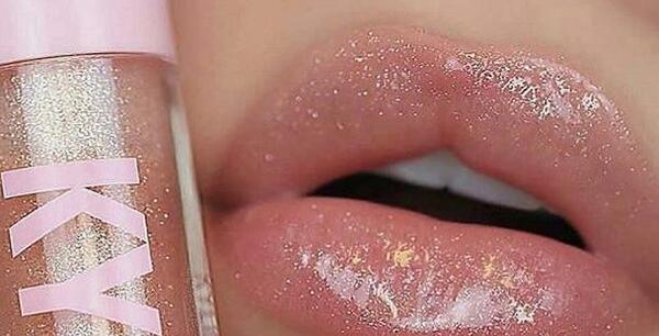 عکس برق لب ساده