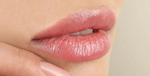 عکس تزریق ژل لب دو سی سی
