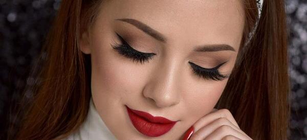 عکس رژ لب زرشکی