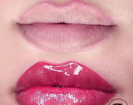 عکس شتری که رژ لب زده