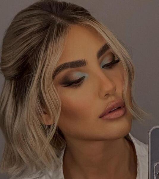 فیک عکس لب دختر طبیعی برای پروفایل