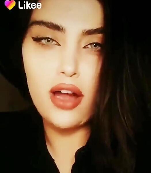 عکس لب خونی دختر