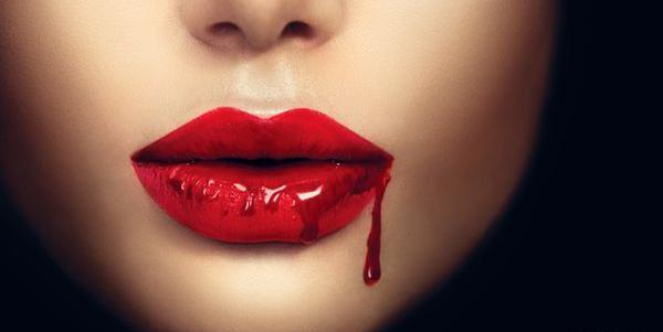 عکس لب های خونی