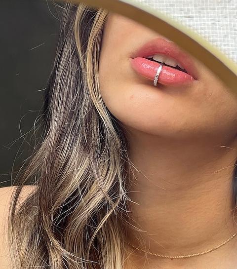 عکس پیرسینگ لب حلقه