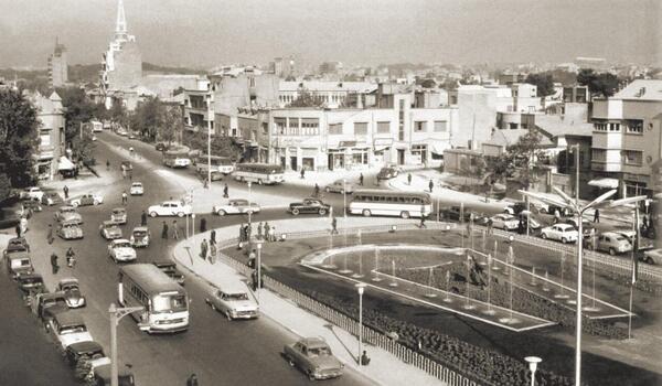 عکس امام خمینی لب حوض