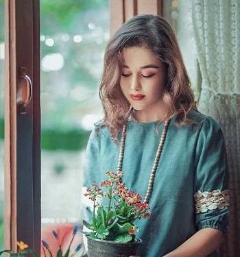 ایده عکس لب پنجره