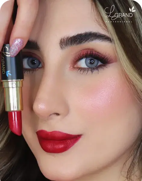 عکس رژ لب قرمز اکلیلی
