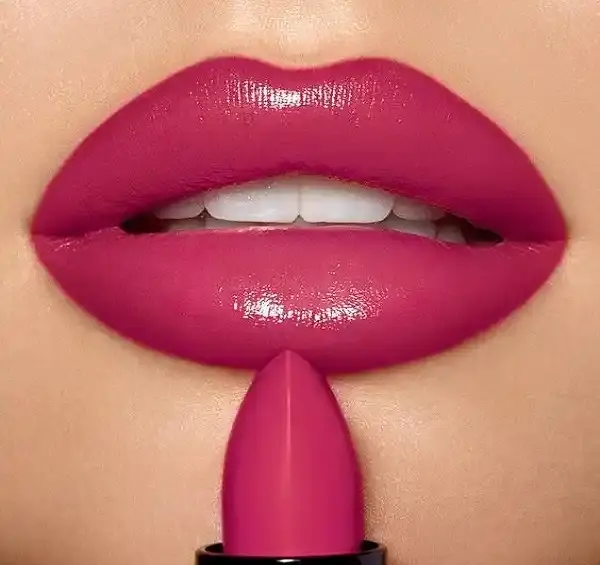 عکس رژ لب قرمز اکلیلی