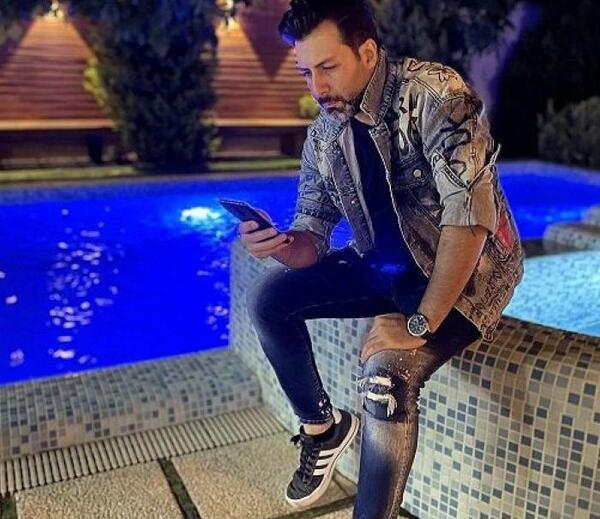 ژست عکس لب استخر دخترانه