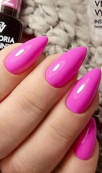 عکس ناخن مصنوعی صورتی ساده