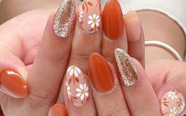 عکس ناخن نارنجی پاییزی