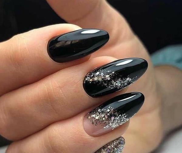 عکس ناخن نقره ای مشکی
