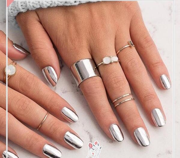 عکس لاک ناخن نقره ای