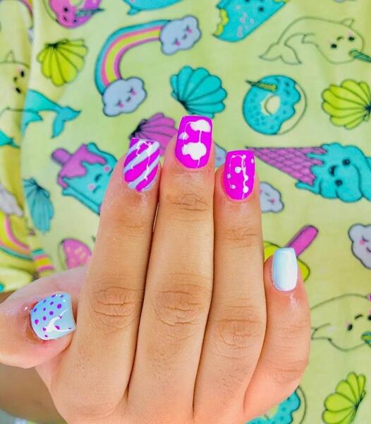 عکس ناخن های بلند کیوت