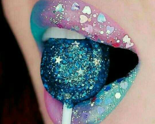 عکس لب و ناخن برای پروفایل