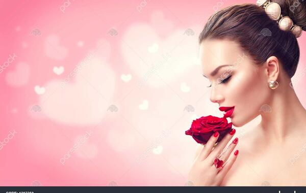 عکس لب و ناخن برای پروفایل