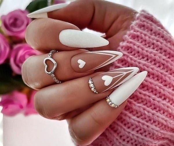 عکس ناخن سفید نقره ای