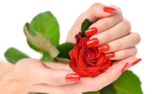 عکس پروفایل ناخن لاک زده