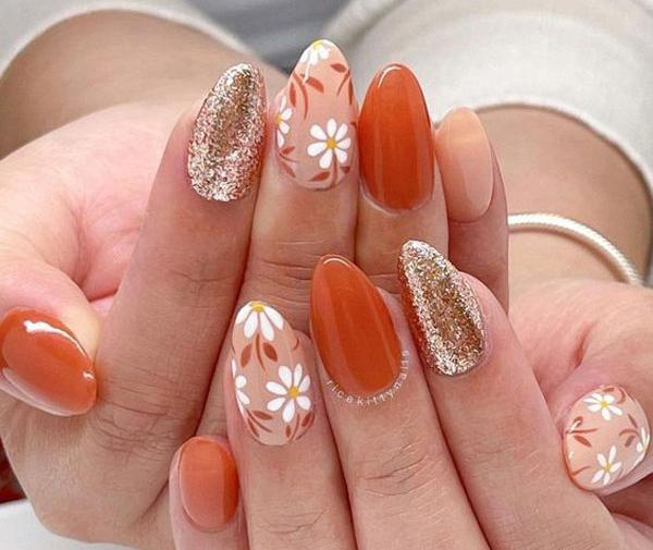 عکس طراحی ناخن پاییزه
