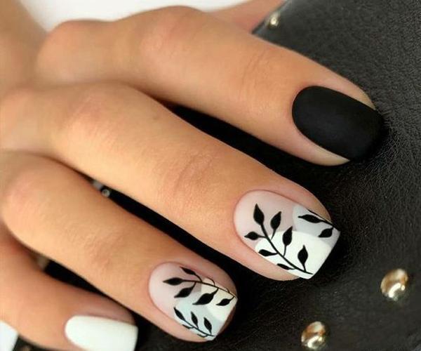 عکس ناخن لاک سیاه و سفید