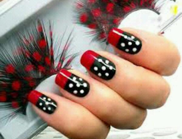 عکس ناخن سیاه قرمز