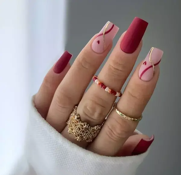عکس ناخن زرشکی طرح دار