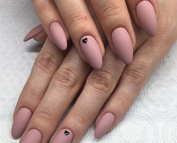 عکس ناخن رنگ کالباسی