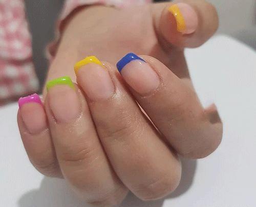 عکس ناخن کاشت فرنچ رنگی