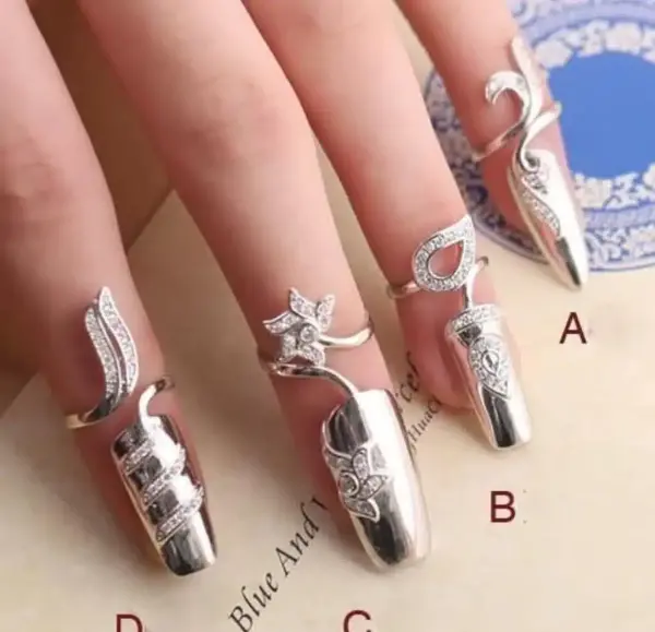 عکس حلقه روی ناخن