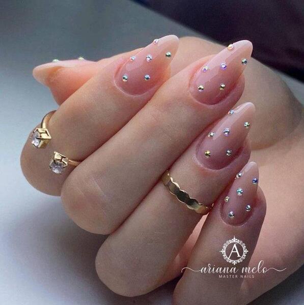 عکس حلقه روی ناخن