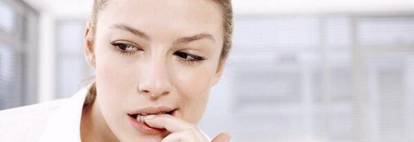 عکس عوارض ناخن جویدن