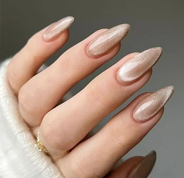 عکس مدل ناخن چشم گربه ای