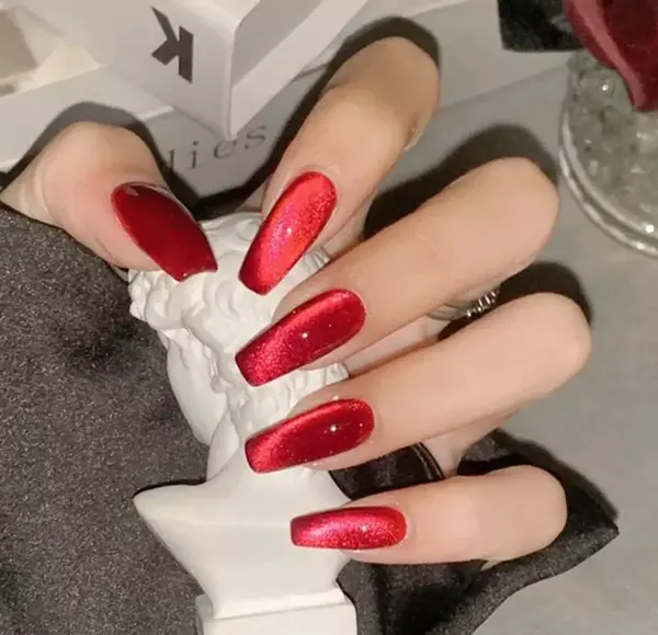عکس مدل ناخن چشم گربه ای