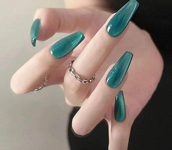 عکس مدل ناخن چشم گربه ای