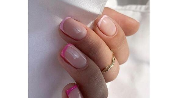 عکس ناخن های جویده شده