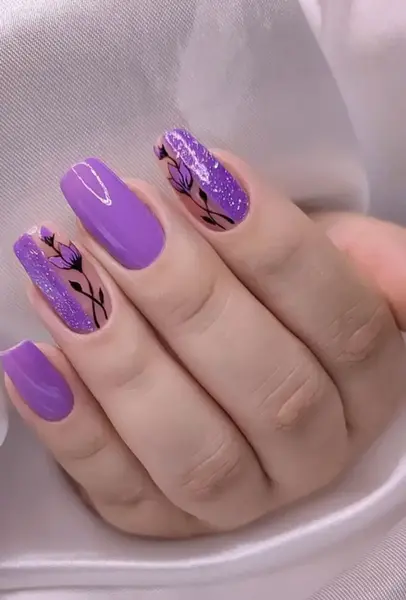 عکس ناخن با لاک بنفش
