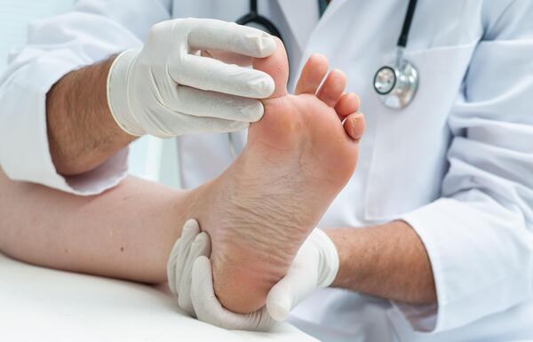 عکس ریشه میخچه پا نی نی سایت
