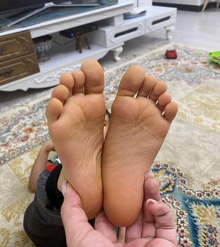 عکس کف پا نی نی سایت