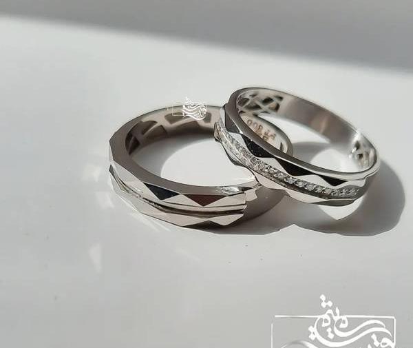 عکس انگشتر نامزدی طبیعی